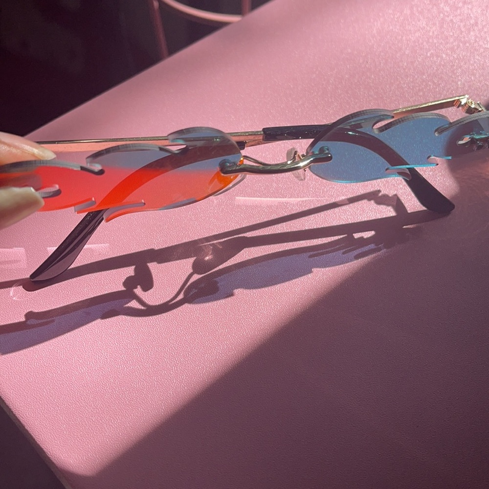 90s small 
🔥 Red Flame Sunglasses shield